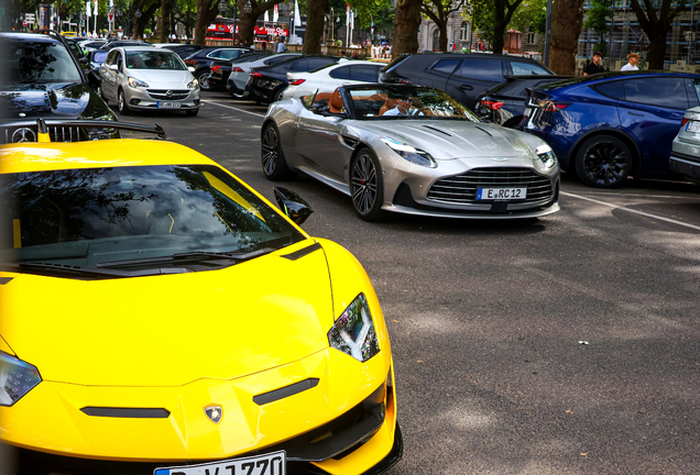 Aston Martin DB12 Volante