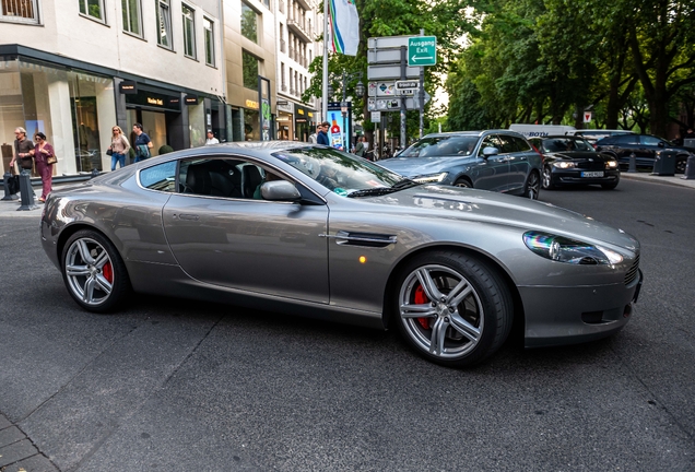 Aston Martin DB9