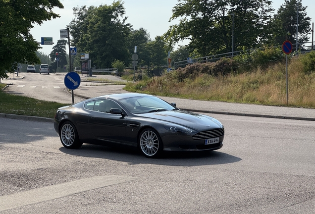 Aston Martin DB9