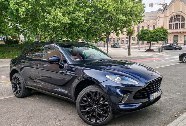 Aston Martin DBX
