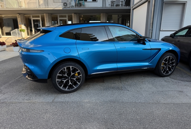 Aston Martin DBX