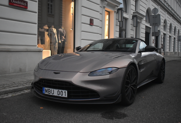 Aston Martin V8 Vantage Formula 1 Edition Roadster