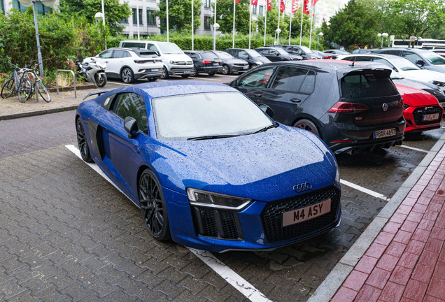 Audi R8 V10 Plus 2015