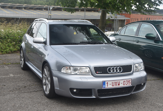 Audi RS4 Avant B5