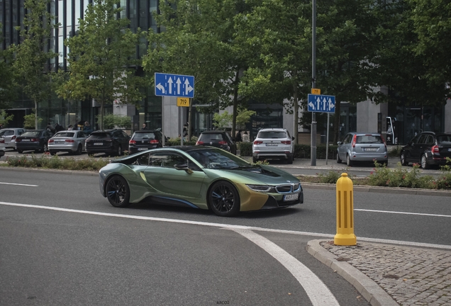 BMW i8
