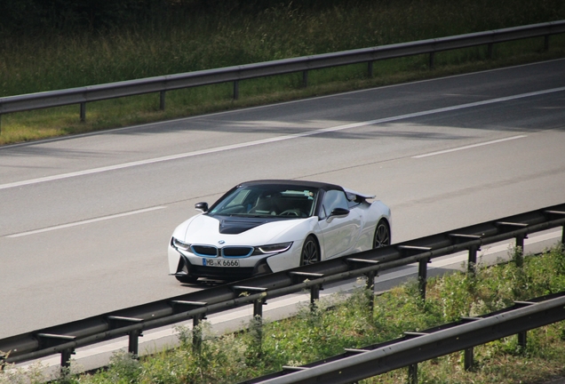 BMW i8 Roadster