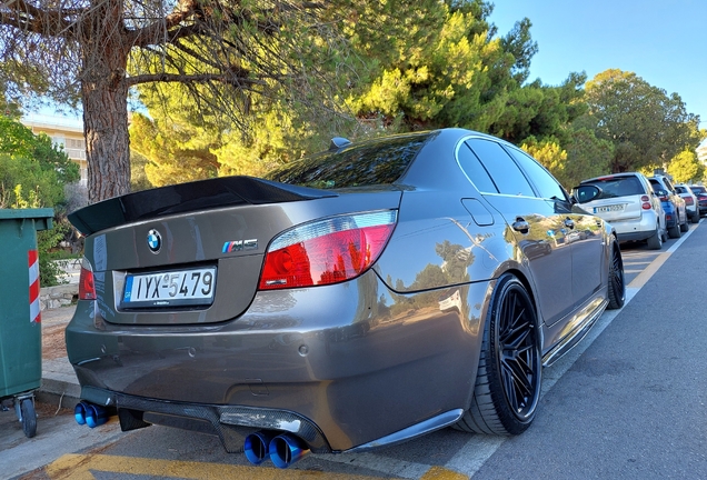 BMW M5 E60 2005