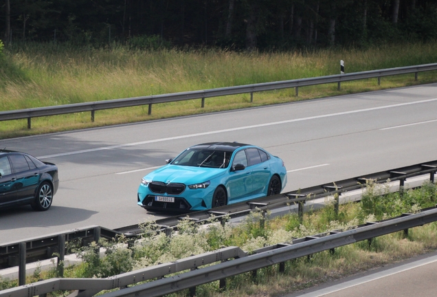 BMW M5 G90