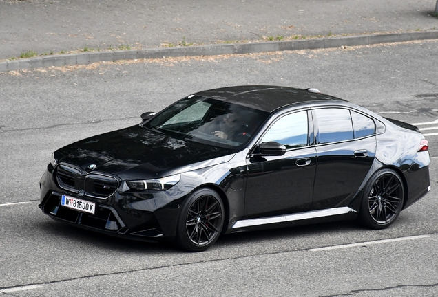 BMW M5 G90