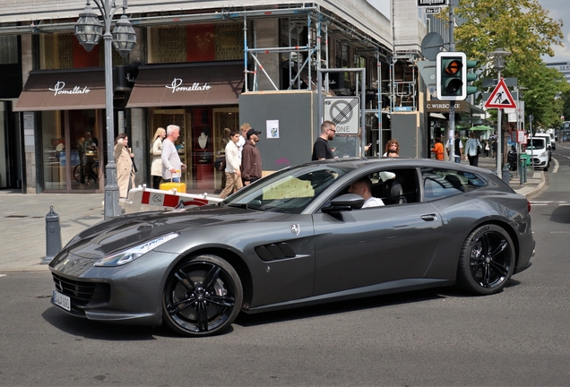 Ferrari GTC4Lusso