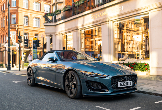 Jaguar F-TYPE P450 75 Convertible