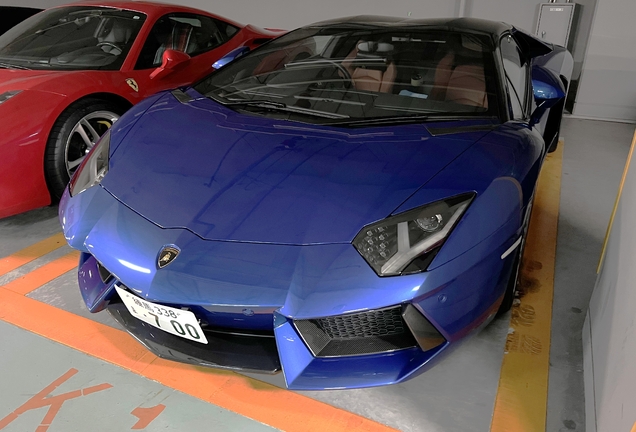 Lamborghini Aventador LP700-4 Roadster