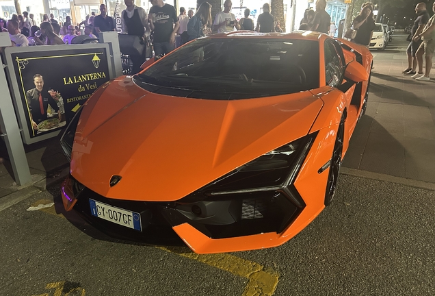 Lamborghini Revuelto