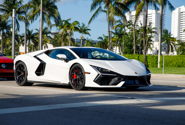 Lamborghini Revuelto
