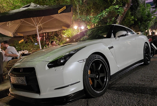 Nissan GT-R