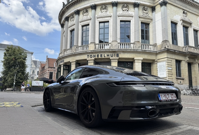 Porsche 992 Carrera 4S