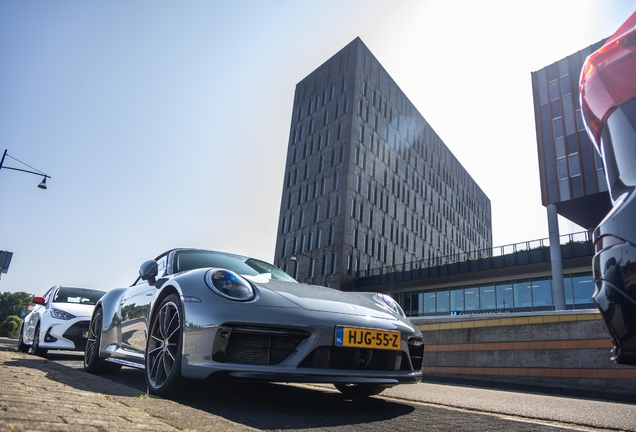 Porsche 992 Carrera 4S Cabriolet