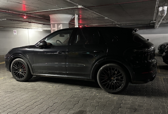 Porsche 9YA Cayenne GTS