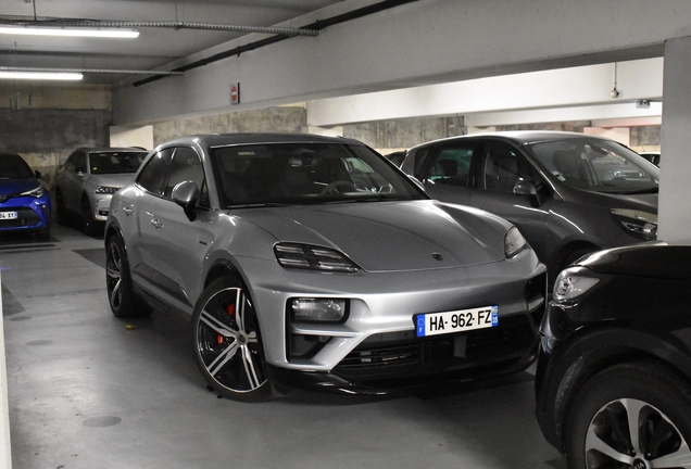 Porsche Macan EV Turbo