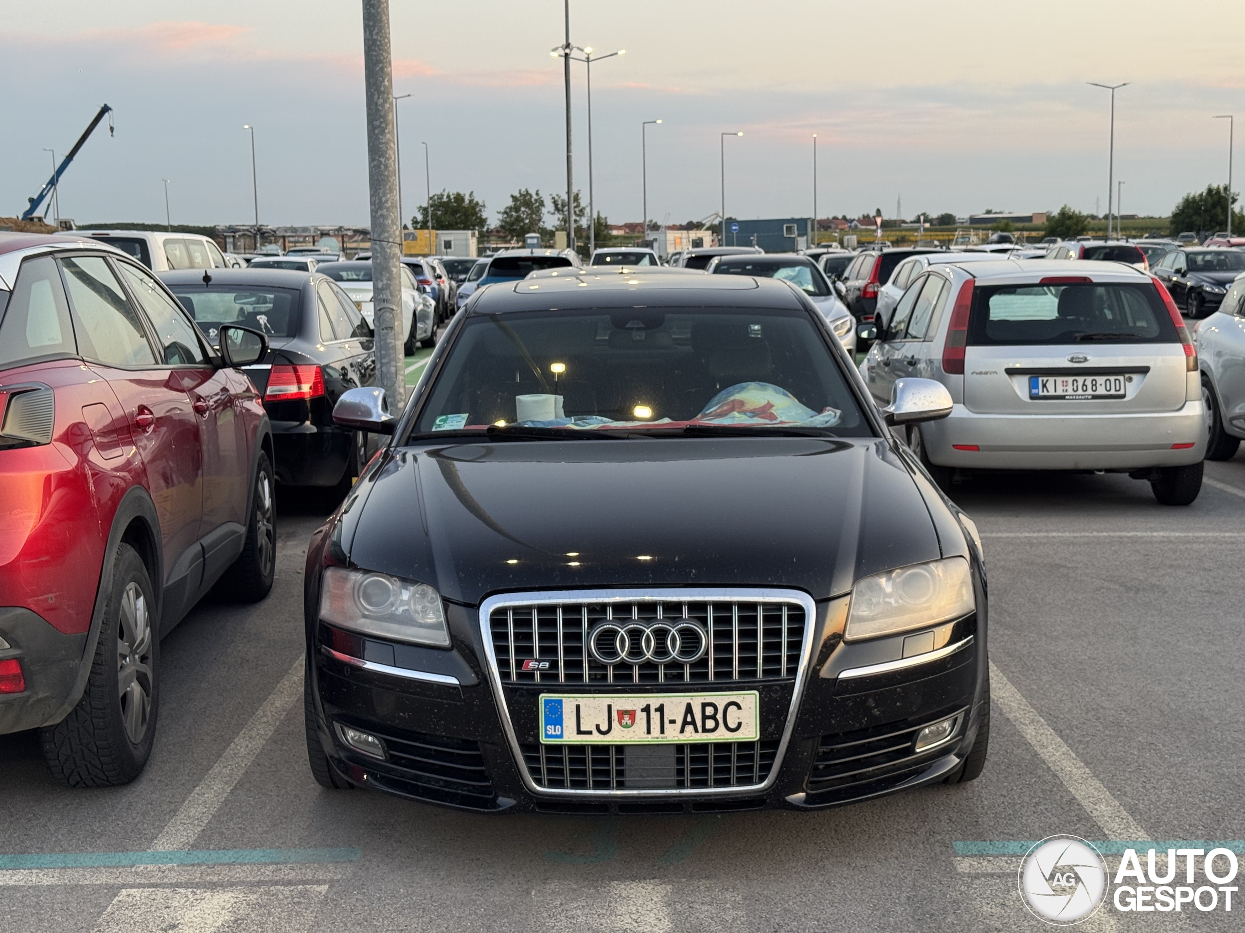 Audi S8 D3