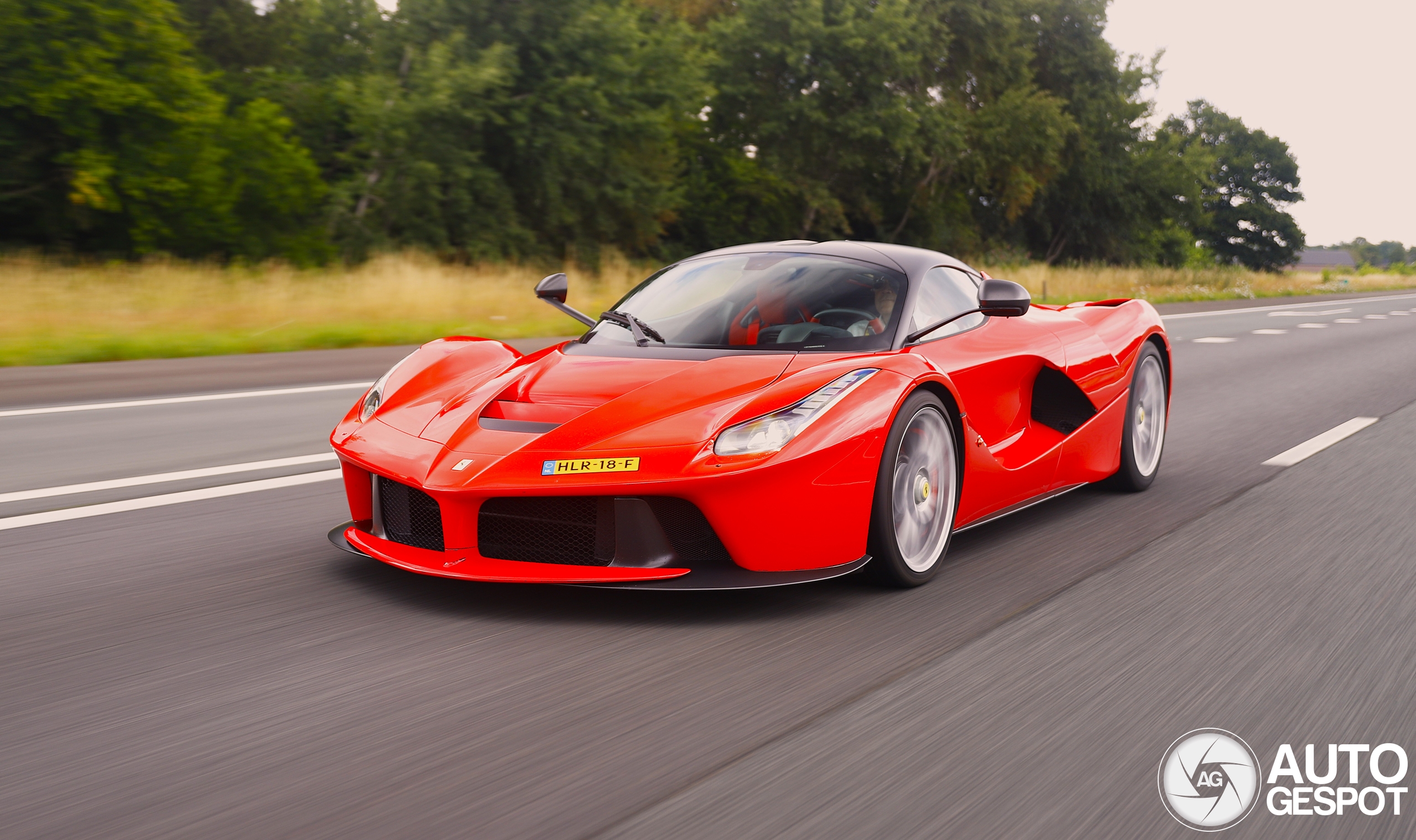 LaFerrari op de A1 bij Voorthuizen: nieuw op Nederlands kenteken