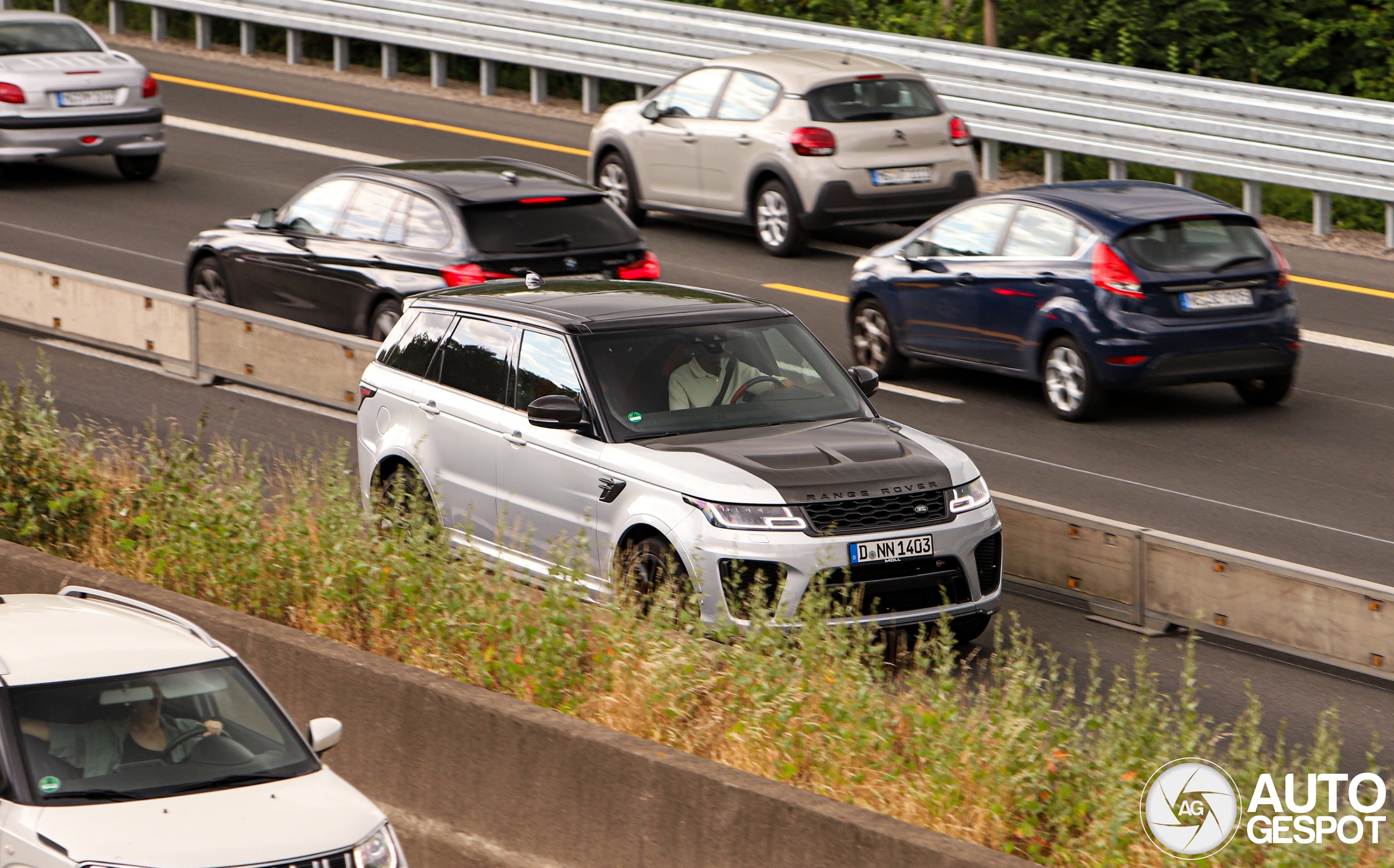 Land Rover Range Rover Sport SVR 2018 Carbon Edition