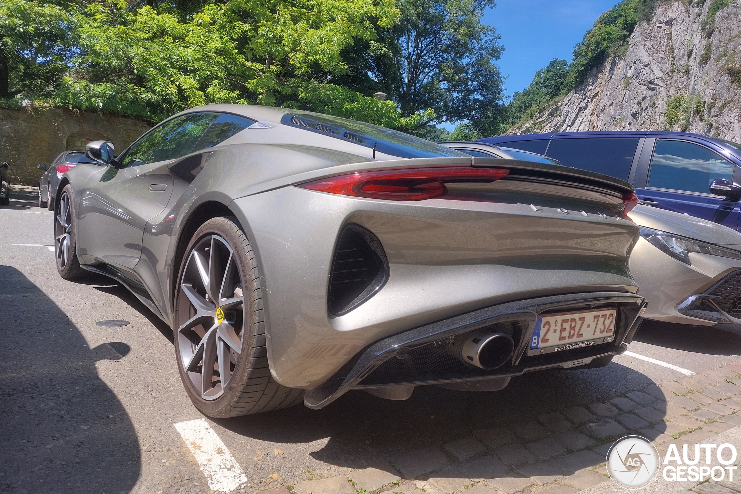 Lotus Emira