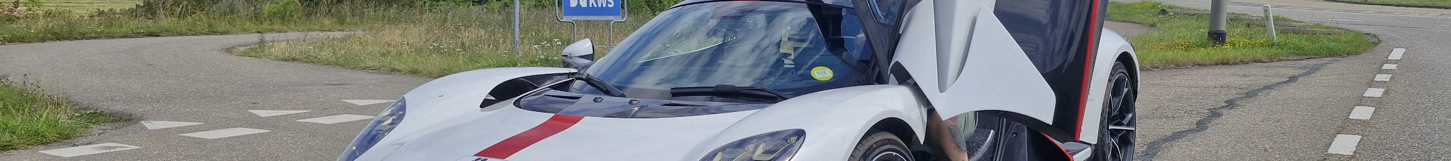 Aston Martin Valhalla