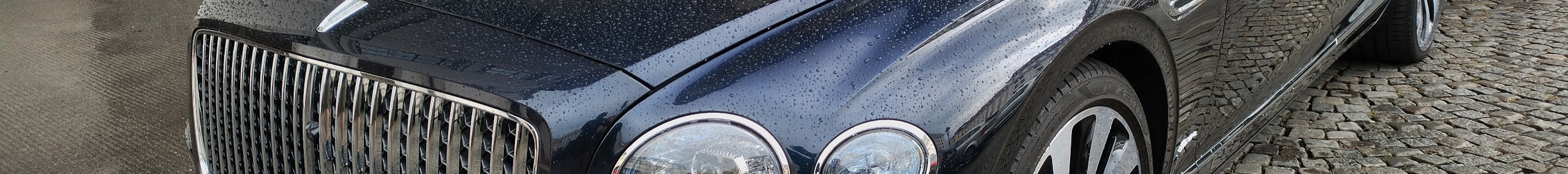 Bentley Flying Spur Hybrid Azure