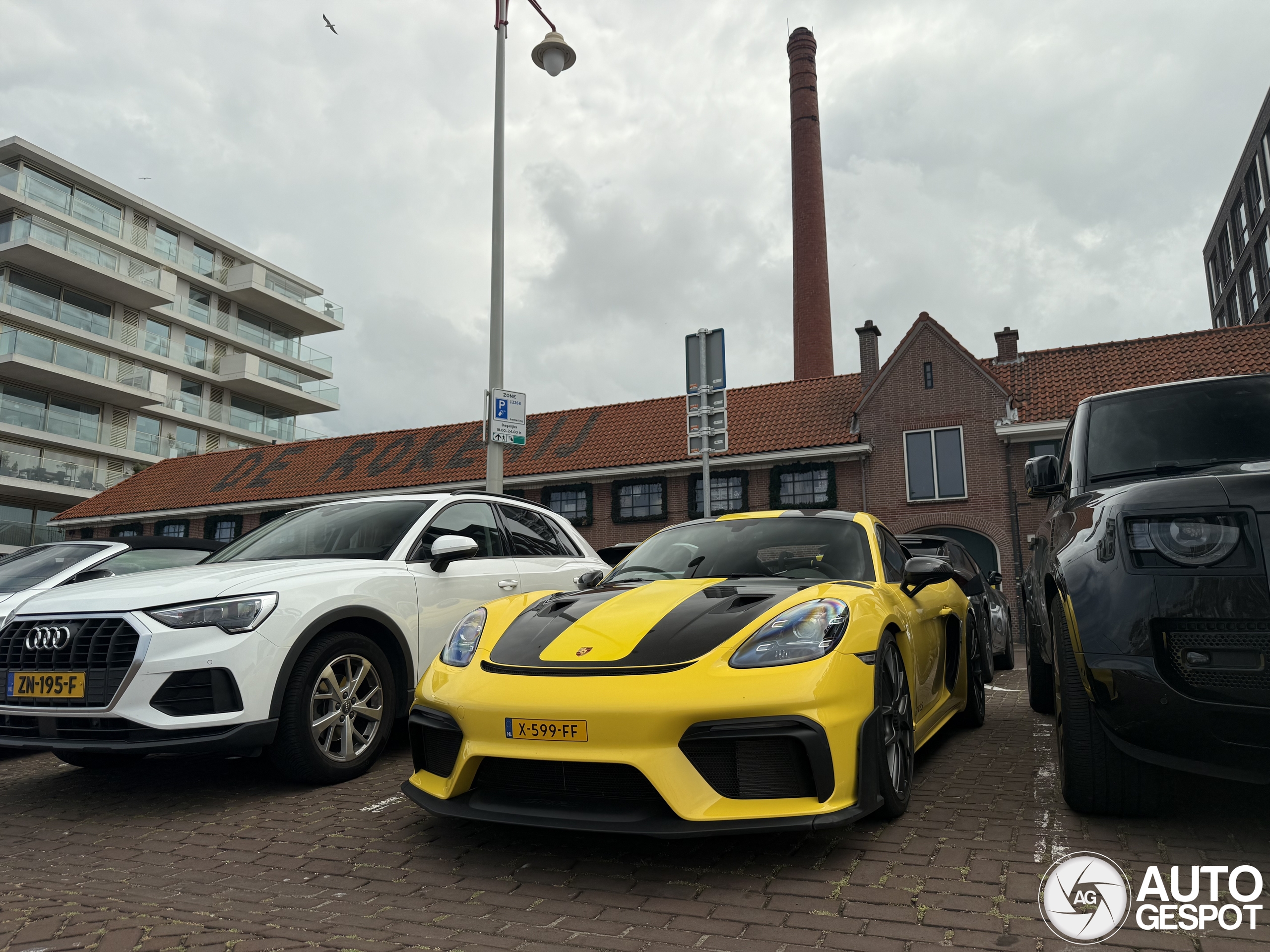 Porsche 718 Cayman GT4 RS Weissach Package