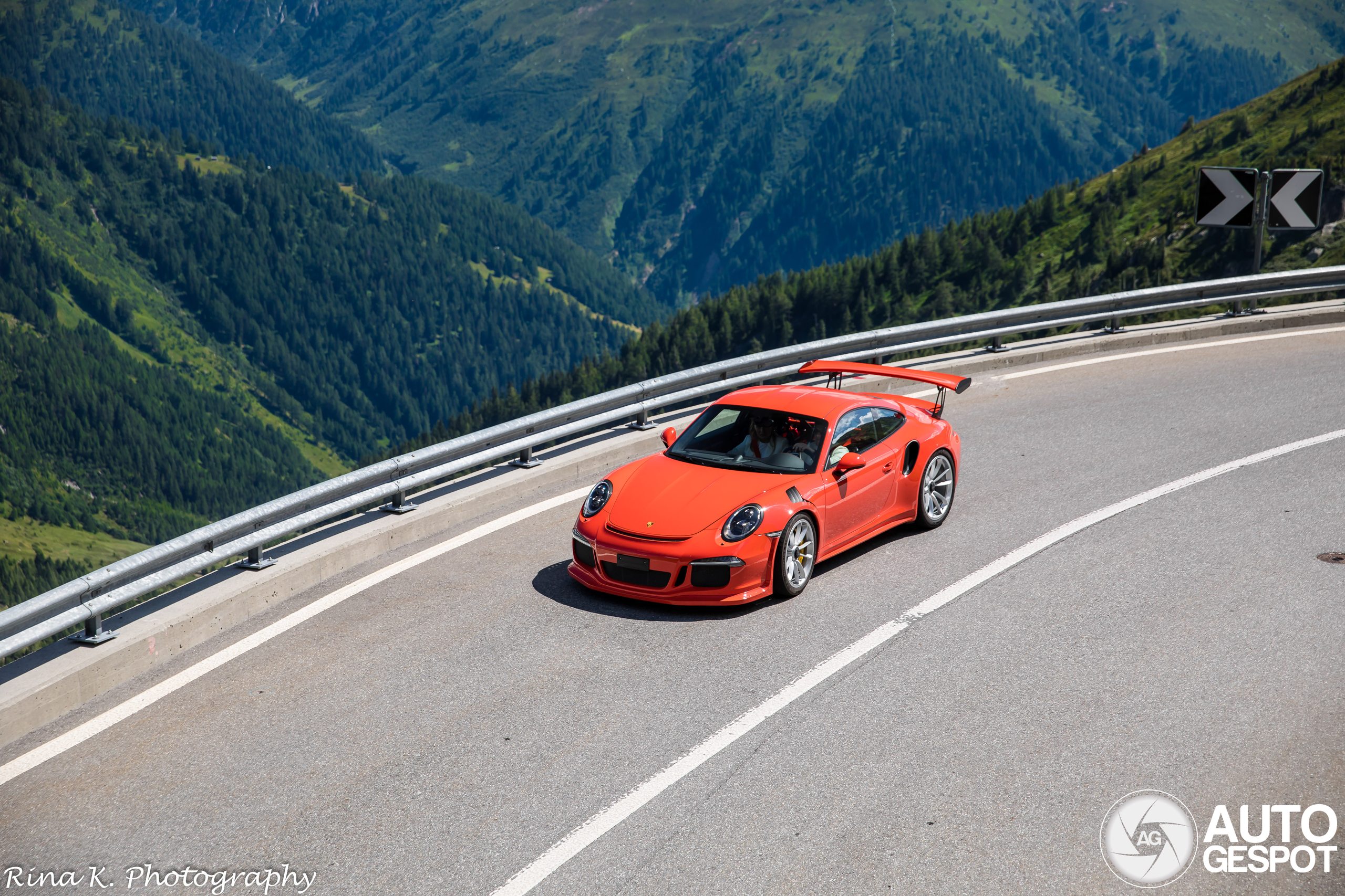 Porsche perfection in the Alps: A scene from the Grimselpass