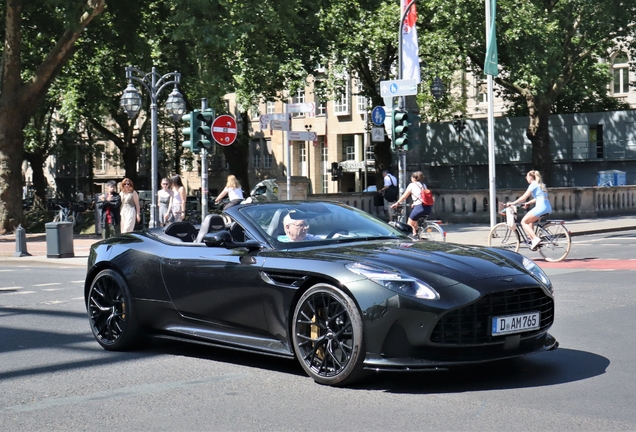 Aston Martin DB12 Volante