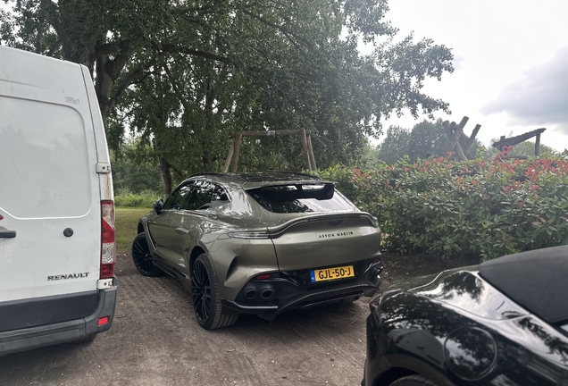 Aston Martin DBX707