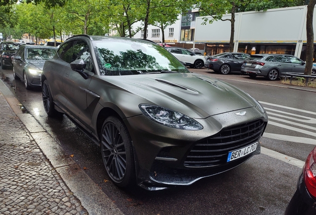 Aston Martin DBX707