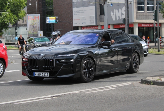 BMW M760e xDrive