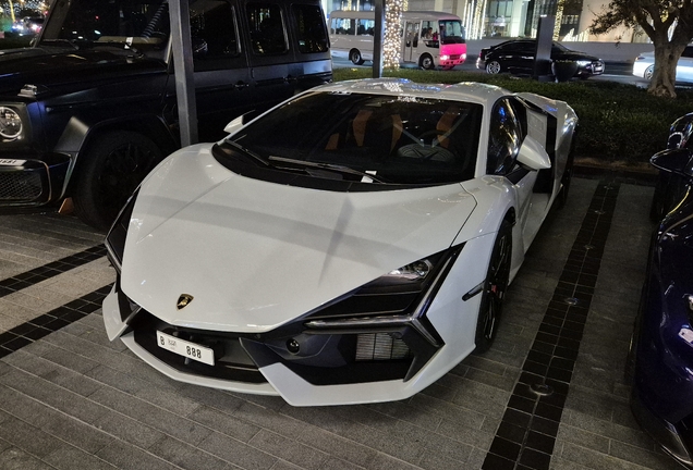Lamborghini Revuelto