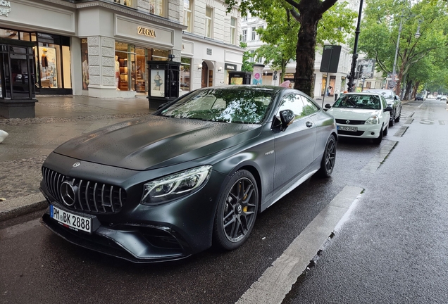 Mercedes-AMG S 63 Coupé C217 2018 Yellow Night Edition