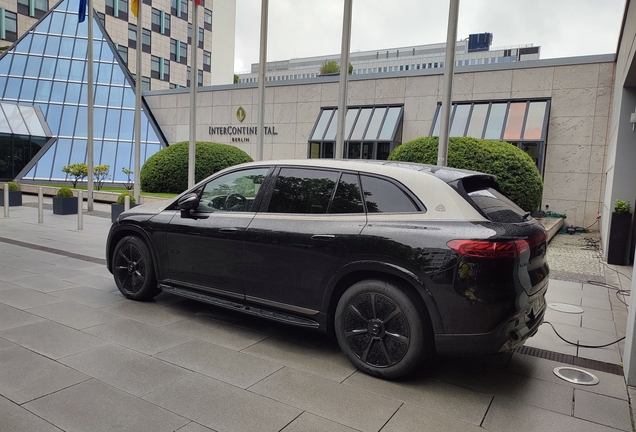 Mercedes-Maybach EQS 680 SUV Night Series