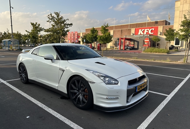Nissan GT-R 2012