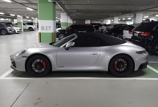 Porsche 992 Carrera 4 GTS Cabriolet