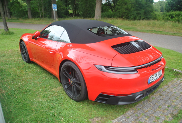 Porsche 992 Carrera 4 GTS Cabriolet