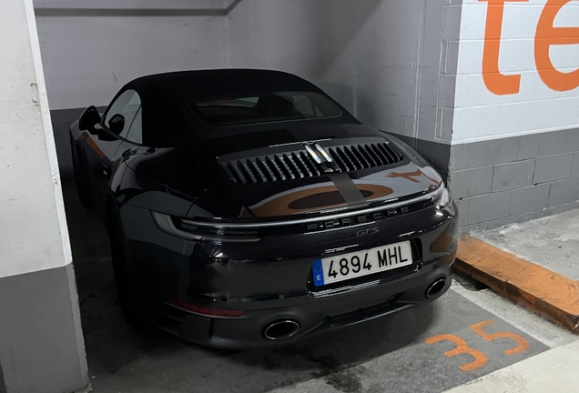 Porsche 992 Carrera 4 GTS Cabriolet