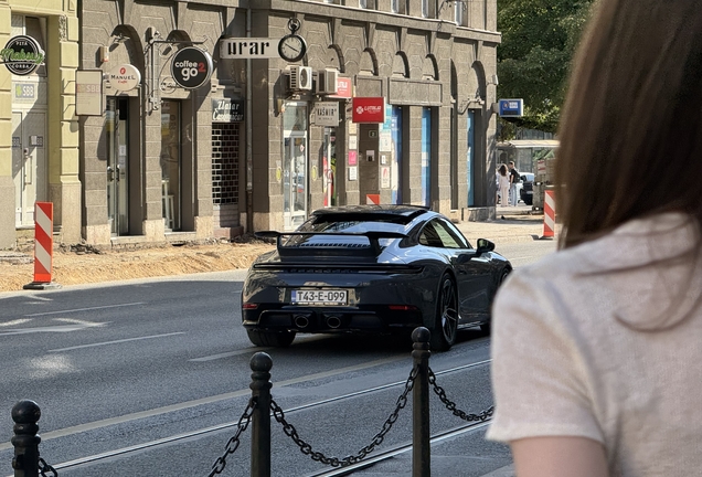 Porsche 992 Carrera 4S
