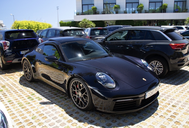 Porsche 992 Carrera 4S