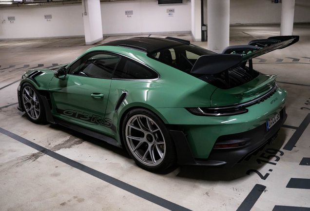 Porsche 992 GT3 RS Weissach Package