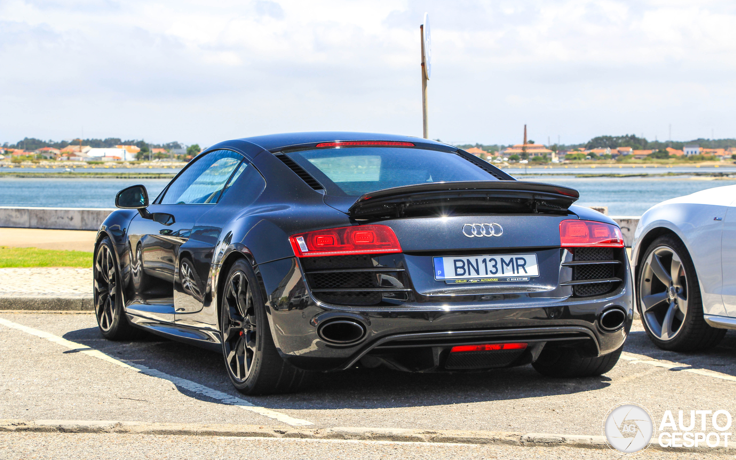 Audi R8 V10