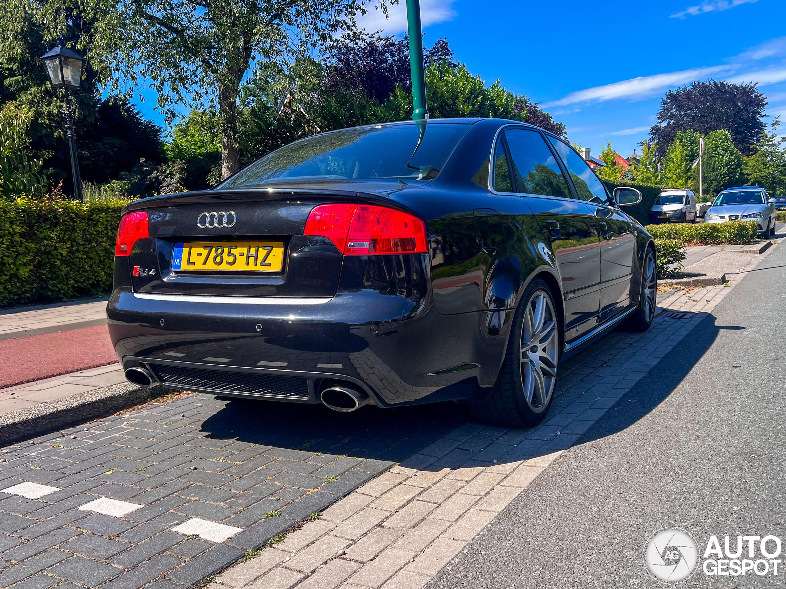 Audi RS4 Sedan
