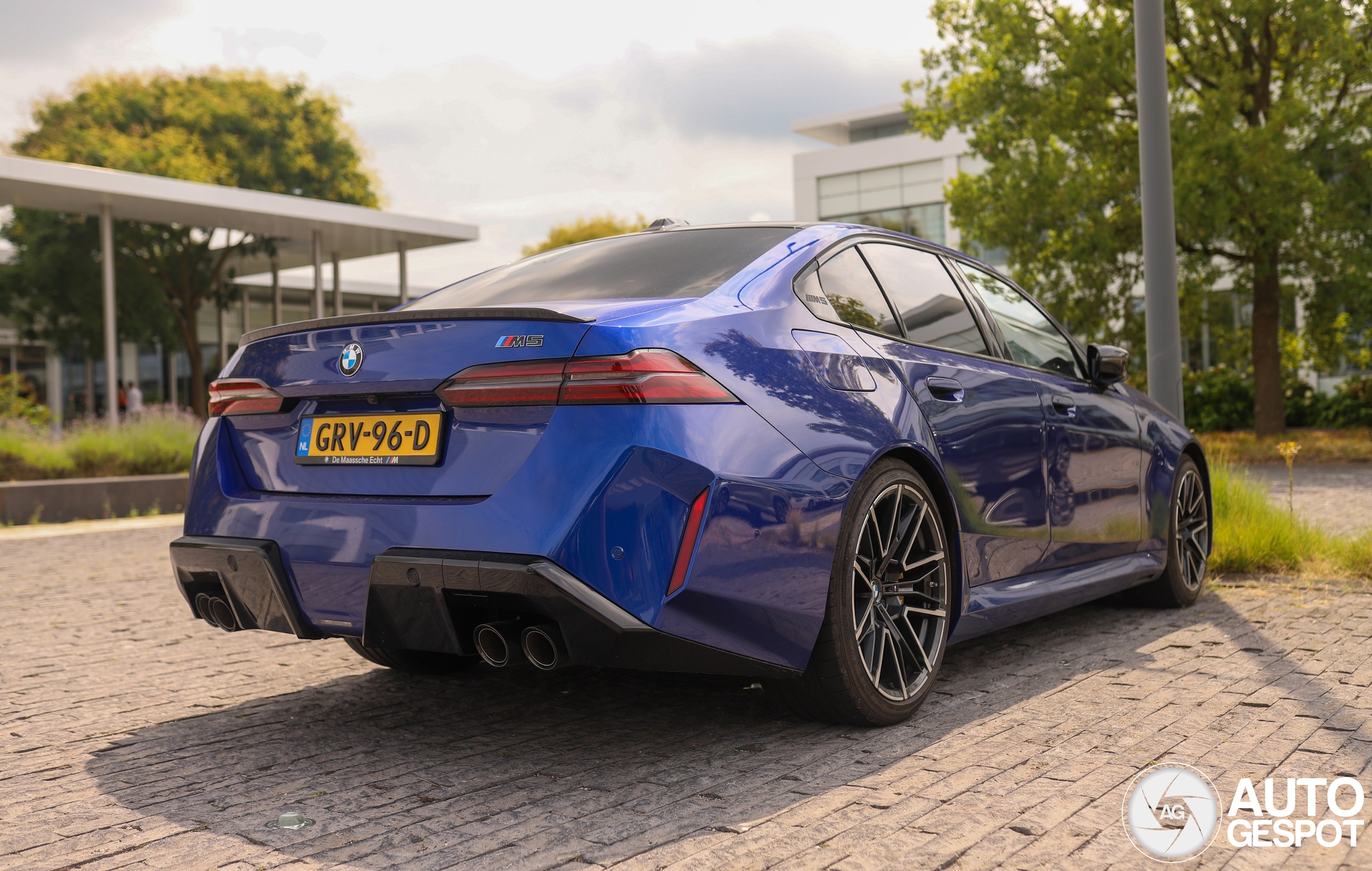 BMW M5 G90