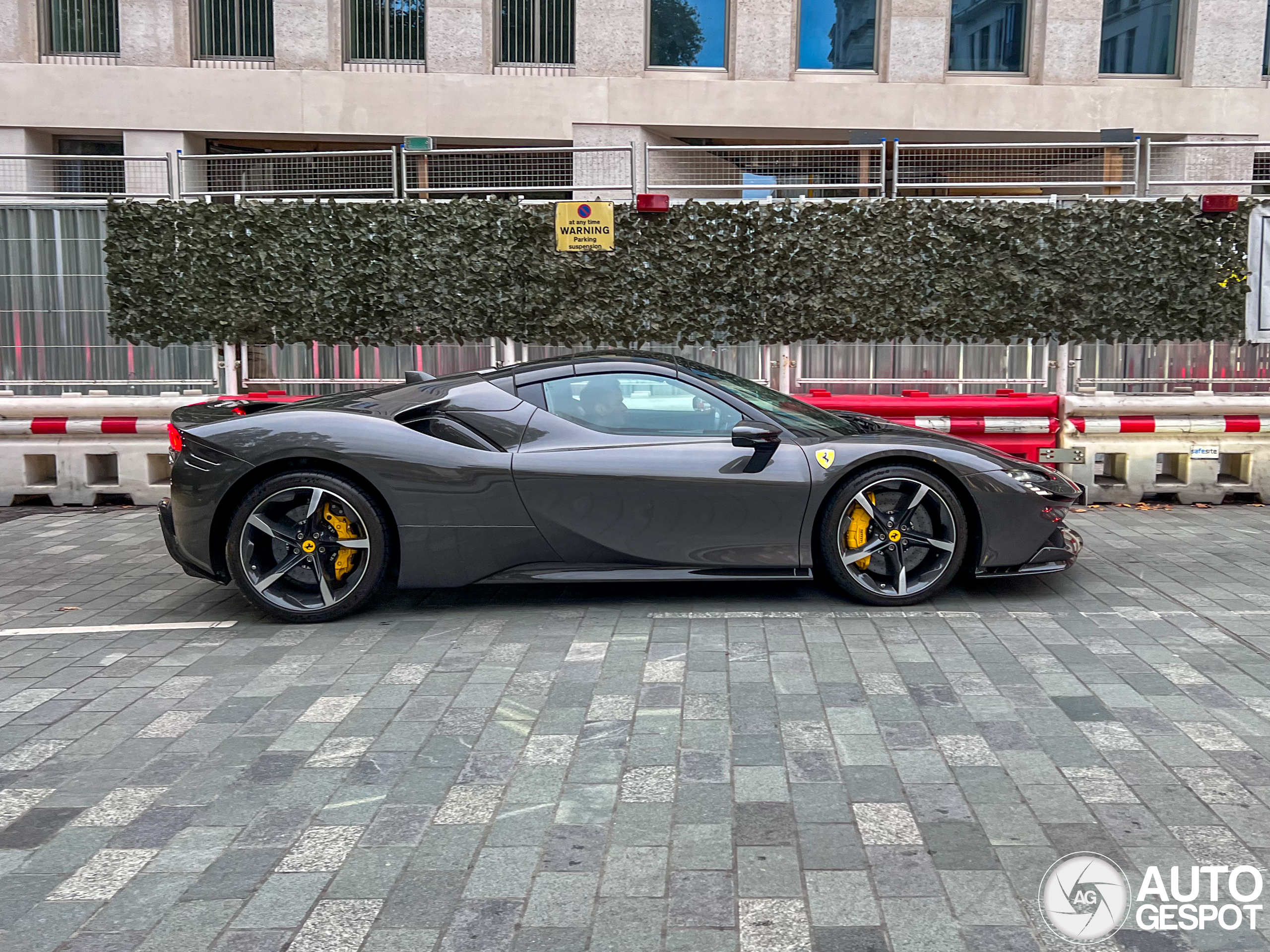 Ferrari SF90 Spider