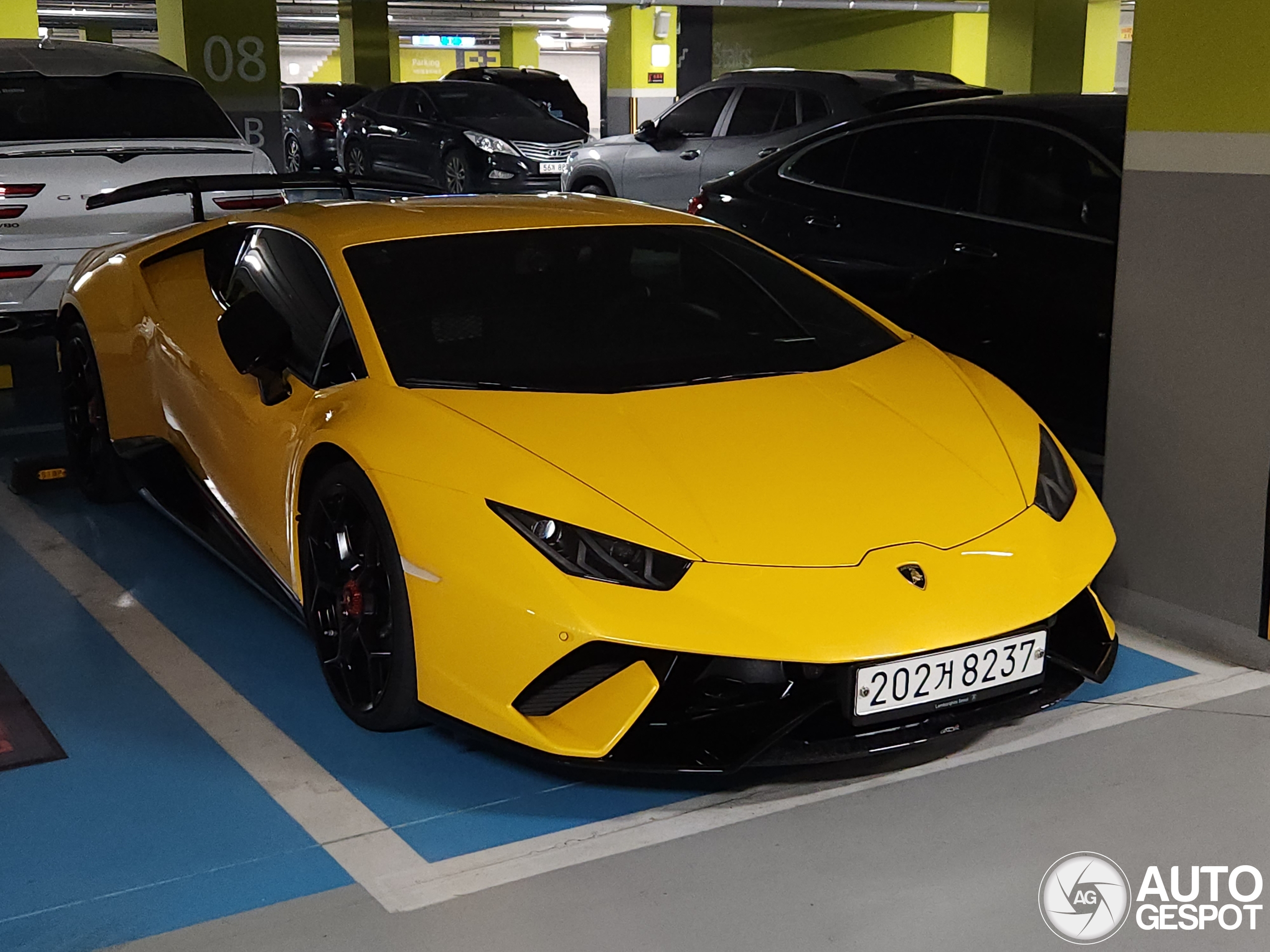 Lamborghini Huracán LP640-4 Performante